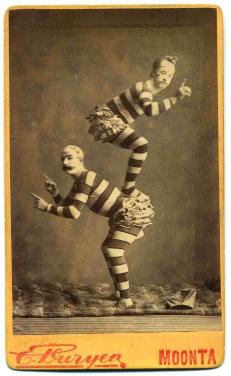 0b3ba9145247345b689a15336a1345a2--circus-party-circus-clown