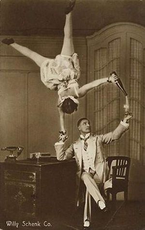 25b7b4c233c9a6fdfcc34b87ebf2c446--vintage-circus-photos-vintage-images